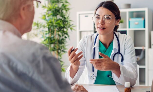 Puis-je consulter un proctologue sans ordonnance ?